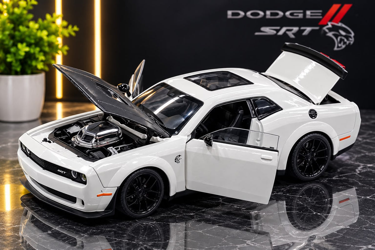 Die-Cast Car 1:18 scale Dodge Challenger SRT Hellcat