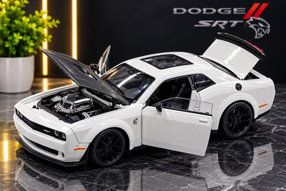 Die-Cast Car 1:18 scale Dodge Challenger SRT Hellcat