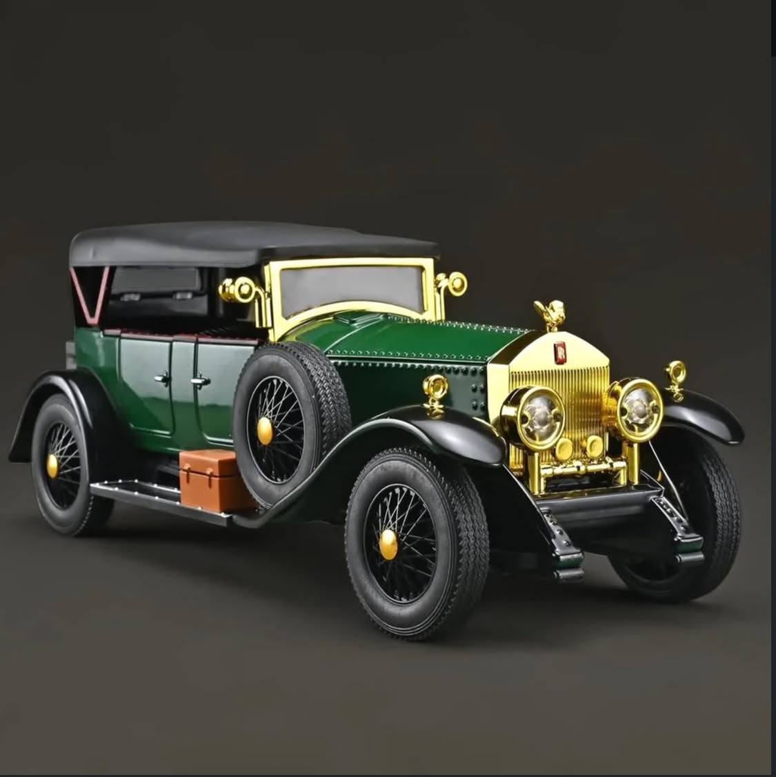 Die-Cast 1:24 Scale 1925 Rolls-Royce Phantom Car